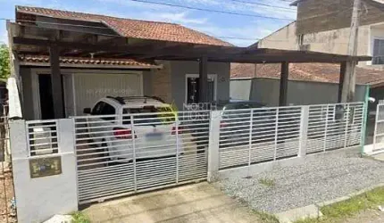 Oportunidade Imperdível em Joinville! Casa à Venda no Jardim Iririú