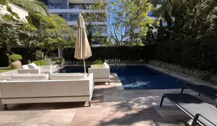 Linda mansão luxuosa com 03 suítes em Jurerê Internacional