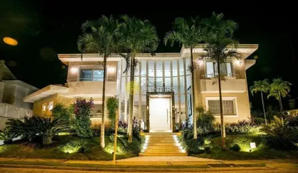 Linda casa para venda,locação anual ou temporada em Jurerê Internacional