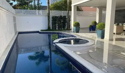 Linda casa à venda em Jurerê internacional, Florianópolis