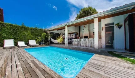 Casa excelente, locação de temporada em Jurerê Internacional, 600 mts do mar