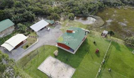 Encantador Sítio em Vargem Pequena: Viva o Melhor do Campo e da Cidade!