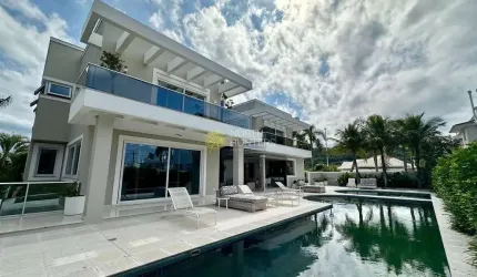 Casa de Luxo em Condomínio em Jurere Internacional