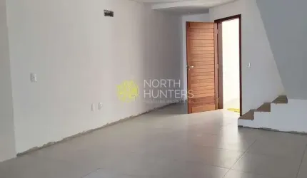 Casa geminada  à venda com 16m² de fundos, composta por 3 dormitórios sendo uma suíte, Vila Nova, J