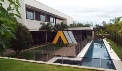 Linda Casa a Venda Condomínio Saint Patrick