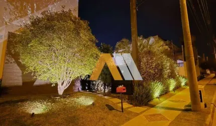Linda casa de esquina com 2 terrenos