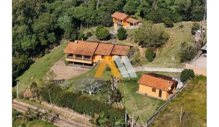 Chácara Encantadora à Venda com Casa Moderna e Espaço para Lazer em Piedade. Área: 7.100 m².