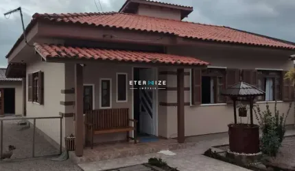 Casa com 3 dormitórios no bairro areais de baixo em Governador Celso Ramos-SC