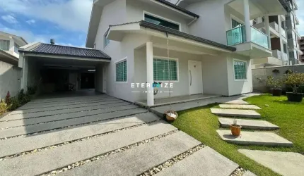 Casa na Praia Grande com 04 Dormitórios sendo 03 Suítes, Governador Celso Ramos/SC