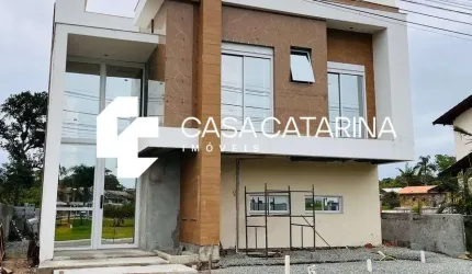 Casa com 4 quartos à venda em Iperoba, São Francisco do Sul  por R$ 2.700.000