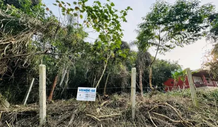 Terreno à venda na Praia Grande, Penha  por R$ 590.000