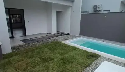 Casa com 3 quartos à venda no Itacolomi, Balneário Piçarras  por R$ 780.000