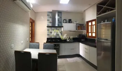 Casa com 3 dormitórios à venda, 80 m² por R$ 615.000 - Villa Branca - Jacareí/SP