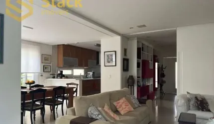 Casa a venda localizada no Condominio Terras de Santa Teresa, em Jundiai SP. São 304 m2 de área construída em um terreno de 300 m2