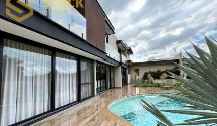 CACASA À VENDA NO CONDOMÍNIO BRISAS DE JUNDIAÍ COM 3 SUÍTES, 290 m² de áera ultil, terreno com 700 m².