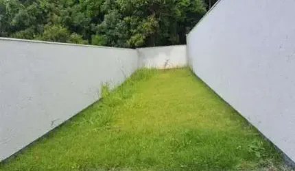Sobrado para Venda em São José, Forquilhas, 2 dormitórios, 1 banheiro, 2 vagas