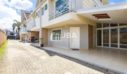 TRIPLEX EM ÓTIMA LOCALIZAÇÃO NO BOQUEIRÃO