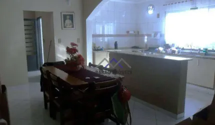 CASA À VENDA, COM TRÊS DORMITÓRIOS,  NO JD TULIPAS
