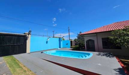 CASA COM PISCINA NO BAIRRO SÃO CRISTOVÃO