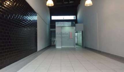 Imóvel comercial na Vila São Geraldo com ótima localização grande salão com pé direito duplo, 2 banheiros e recuo para estaciionamento