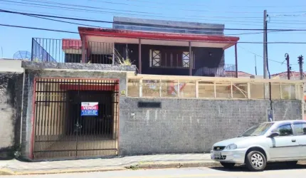 Casa à venda, 3 quartos, 1 suíte, 4 vagas, Centro - Taubaté/SP