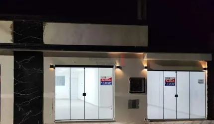 Ponto Comercial NOVO ao lado da praça Santa Tereinha, com recepção, sala e banheiro.