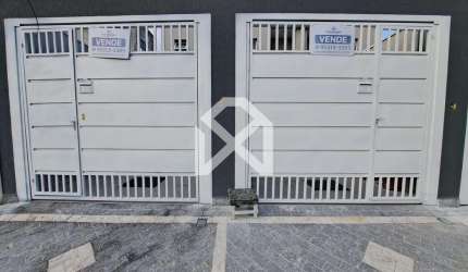 Sobrado à venda com 85m, 3 dormitórios, 1 suíte, 2 vagas de garagem, quintal, Itaquera, São Paulo,