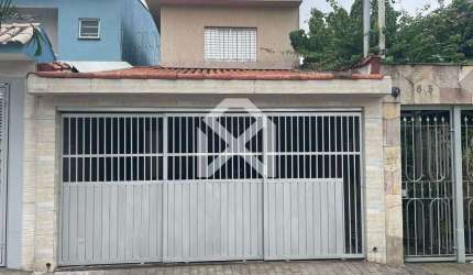 Sobrado à venda com 180m, 3 dormitórios, 2 suítes, 2 vagas de garagem, Com quintal, Jardim Aricandu