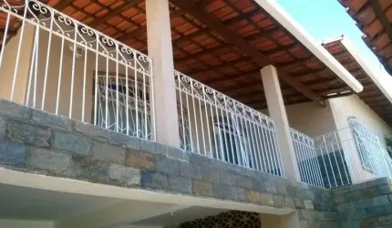 CASA DE CINCO QUARTOS NO BAIRRO CÉU AZUL