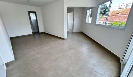 ÁREA PRIVATIVA DE TRÊS QUARTOS NO BAIRRO LIBERDADE