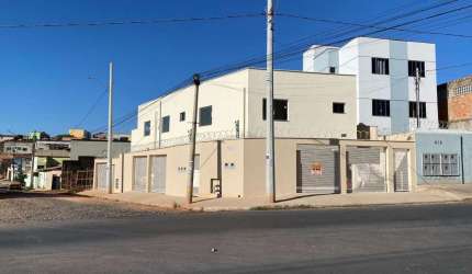 CASA GEMINADA DE DOIS QUARTOS NO GIRASSOL