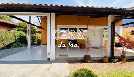 Imperdível oportunidade: Casa à venda em Itatiaia-RJ, Centro - 3 quartos, 1 suíte, 3 salas, 3 banheiros, vaga de garagem e 189m².