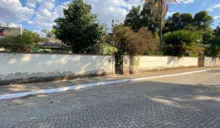 Terreno comercial e residencial de 3.912,45 m² na Vila Julieta, Resende-RJ: oportunidade única de investimento!