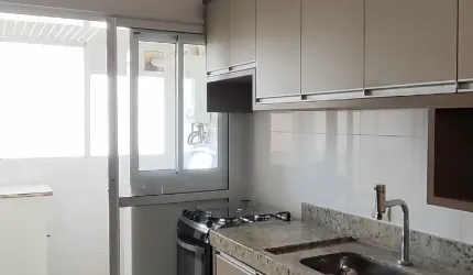 Apartamento para aluguel possui 68 metros quadrados com 2 quartos em Zona 07 - Maringá - PR