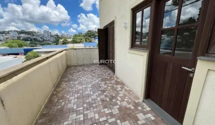 Amplo Sobrado com terraço!