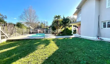 Lindo sítio com piscina, açude e casa de 4 dormitórios sendo 1 suíte!