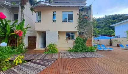 Casa com 5 dormitórios à venda, 176 m² por R$ 1.900.000,00 - Camburi - São Sebastião/SP