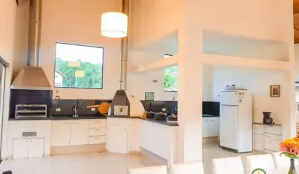 Casa diferenciada no condomínio Vila Verde - km 36 pela Raposo Tavares