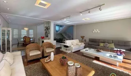 Rua São João - Miolo Granja. 5 suítes, piscina, gourmet, quadra tênis!