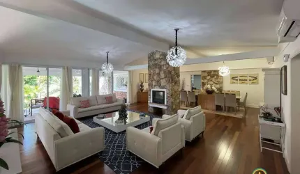 CASA TÉRREA, IMPECÁVEL! Gourmet, piscina, sauna!