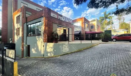 Loja &amp;quot;A&amp;quot; - Centro Comercial (176,88m²)