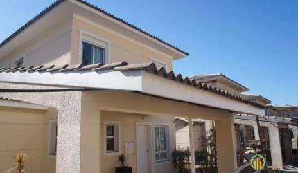 Casa 3 suítes, lareira, quintal ampla, isolada em condomínio- últimas unids