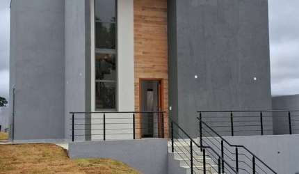 Excelente casa nova, 3 dormts sendo 1 suíte c closet em condomínio em Cotia