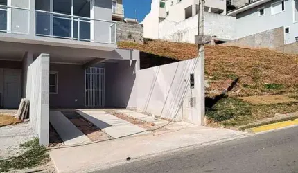 Casa nova triplex 3 dormitórios, sendo 1 suíte, quintal  nova docts ok