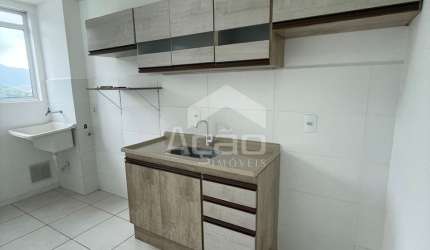 Apartamento Semi mobiliado Com 02 dormitórios no bairro Canhanduba em Itajaí/SC