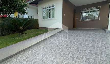 Casa Semi mobiliada Com 2 dormitórios para Locação no bairro Fazenda em Itajaí/SC