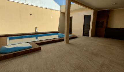 Casas novas próximo ao Mar com piscina