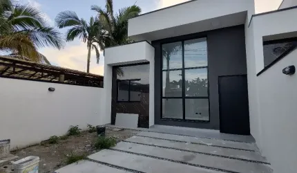 Casa com Piscina Proximo ao Mar