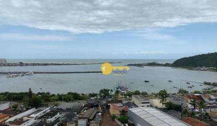 AMPLA COBERTURA COM VISTA MAR/BEIRA RIO - PISCINA PRIVATIVA - ITAJAÍ .