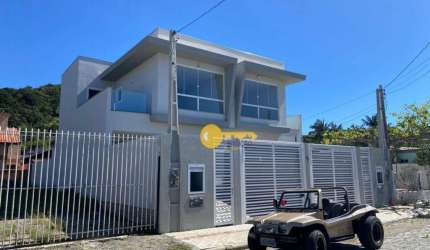Sobrado com 3 dormitórios à venda, 154 m² por R$ 1.290.000,00 - Morrinhos - Bombinhas/SC